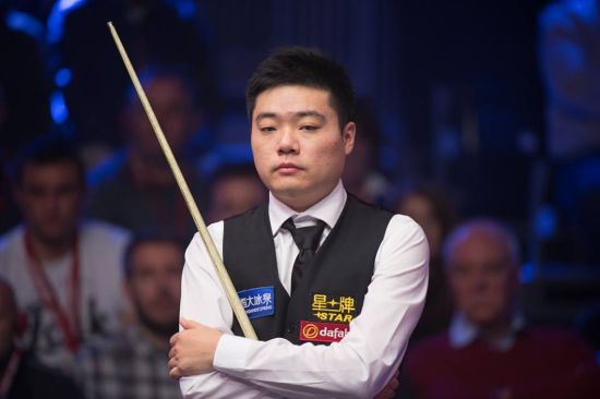 个在赛场上 个在赛场上